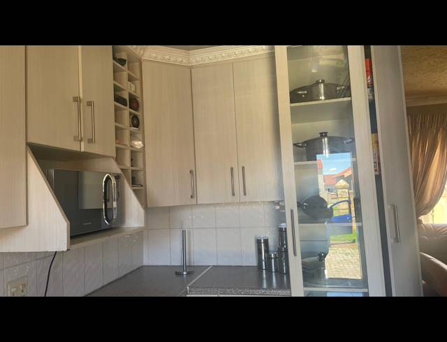 3 BEDROOM FREESTANDING FOR SALE IN SHARON PARK